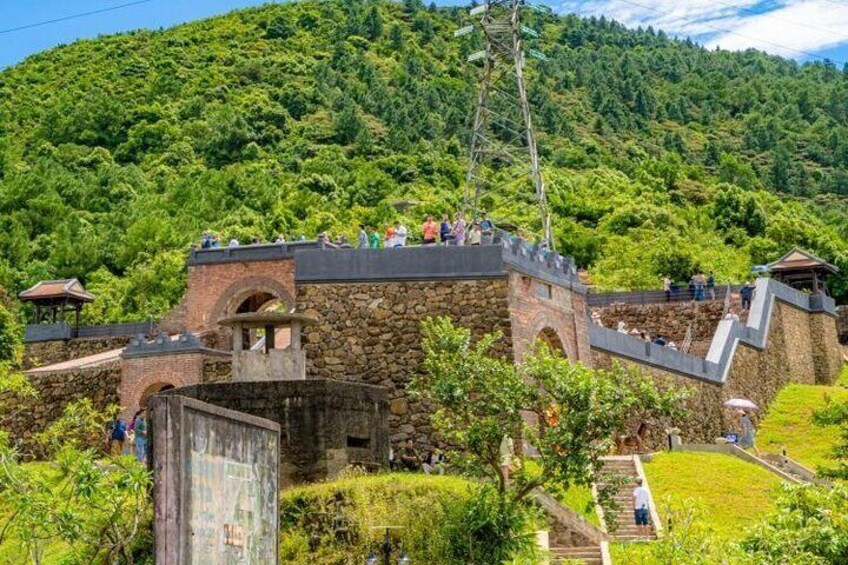 Hoi An Guided Bus Tour with 4 Stops from Hue