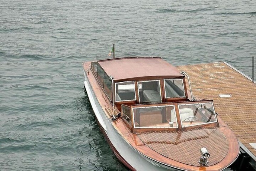 Private Boat Tour in Wooden Boat on Lake Como