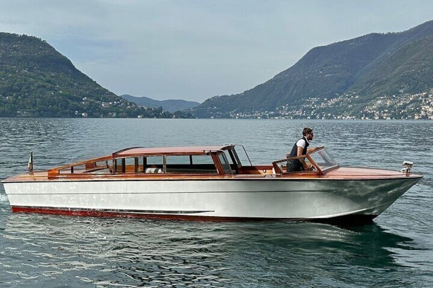 Private Boat Tour in Wooden Boat on Lake Como