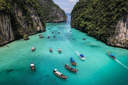 Phi Phi Island Day Trip from Krabi