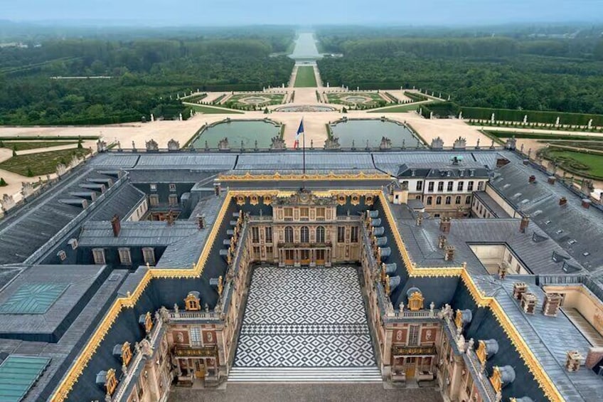 Opulent Versailles Highlights & Market with a Local Expert