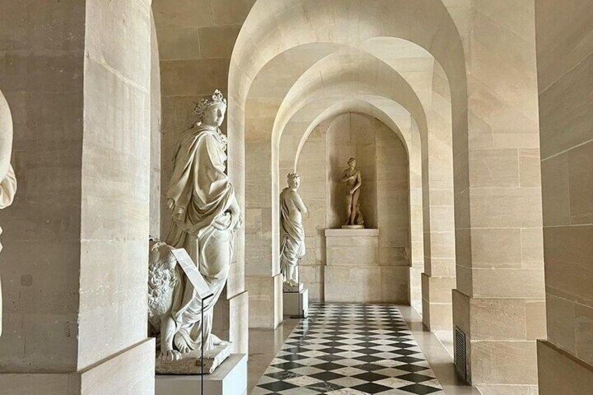 Opulent Versailles Highlights & Market with a Local Expert