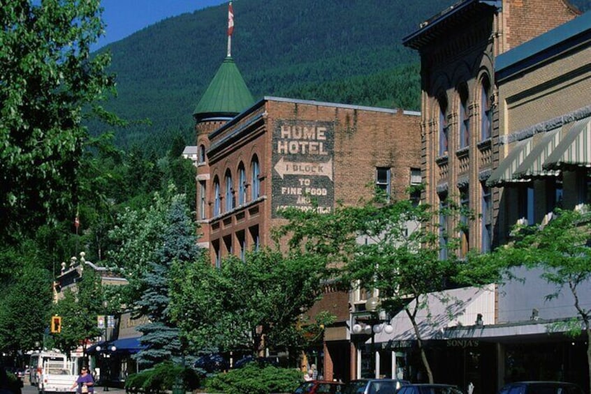 Walk Nelson City and Discover Hidden Gems