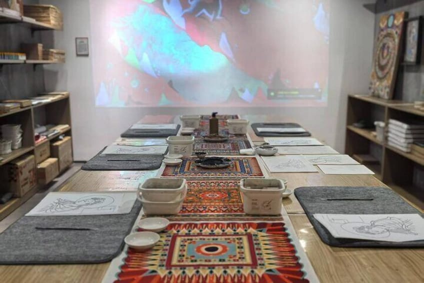 Hands On Dunhuang Paint Buddhist Cave Murals with Artist
