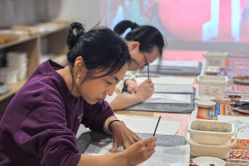 Hands On Dunhuang Paint Mogao Cave Murals with Artist