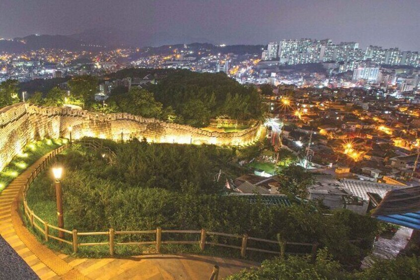 Shared Tour from Gogung to Gwangjang Market