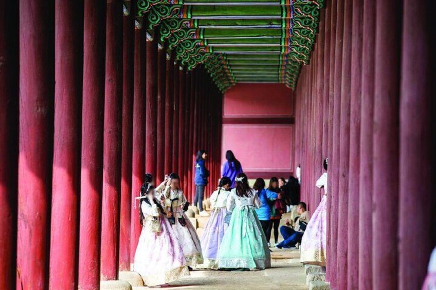 Shared Tour from Gogung to Gwangjang Market