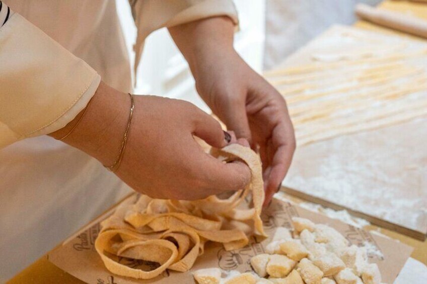 Come Na Vorta Pasta Tiramisu Cooking Class with Wine from Rome