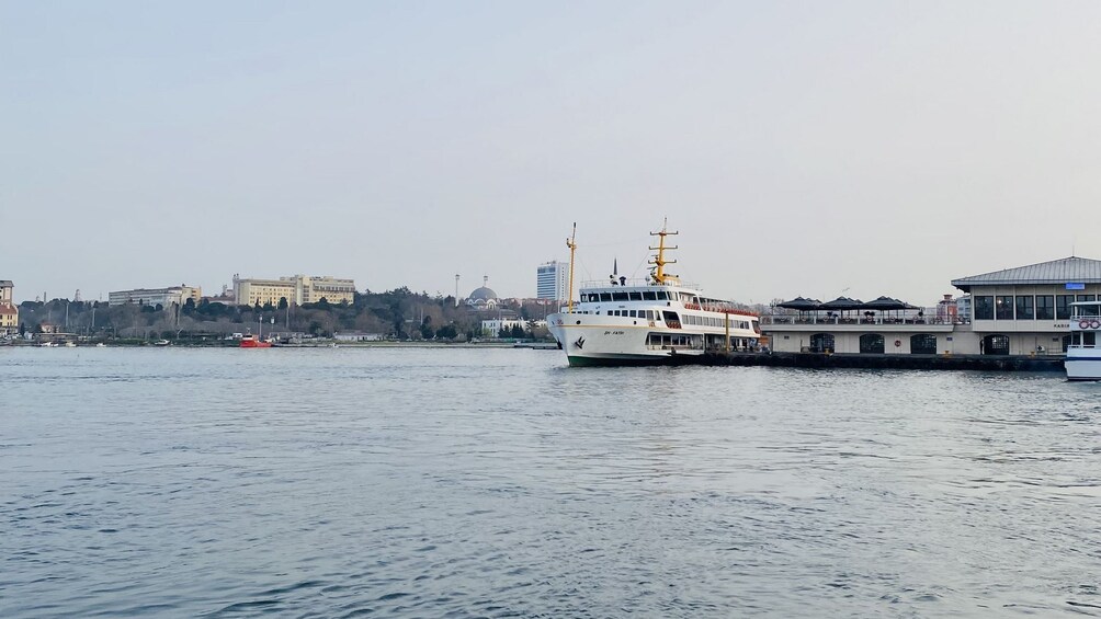 Istanbul: Audio Tour of Kadikoy District's Sounds and Stories