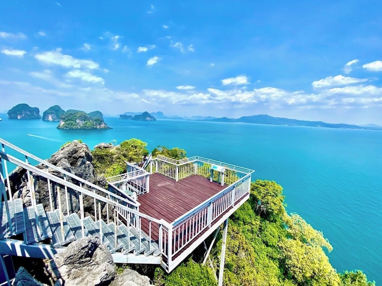 Hong & Paradise Island Maritime Odyssey by Speedboat