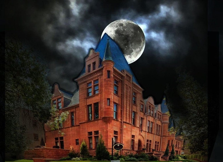 Denver: CannaBoos Haunted Cannabis-Friendly Lux Tour