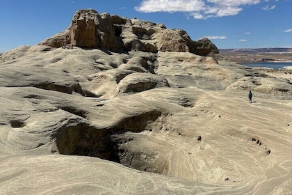 Wahweap Potholes private Kayaking and Hike at Lake Powell