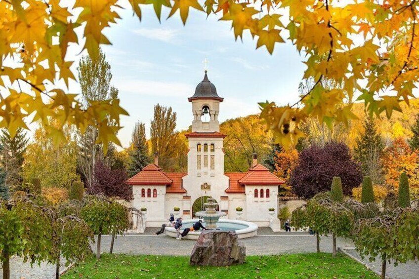 Tour to Old Orhei with a Professional Photographer