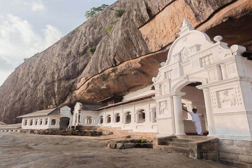 Dambulla cave temple