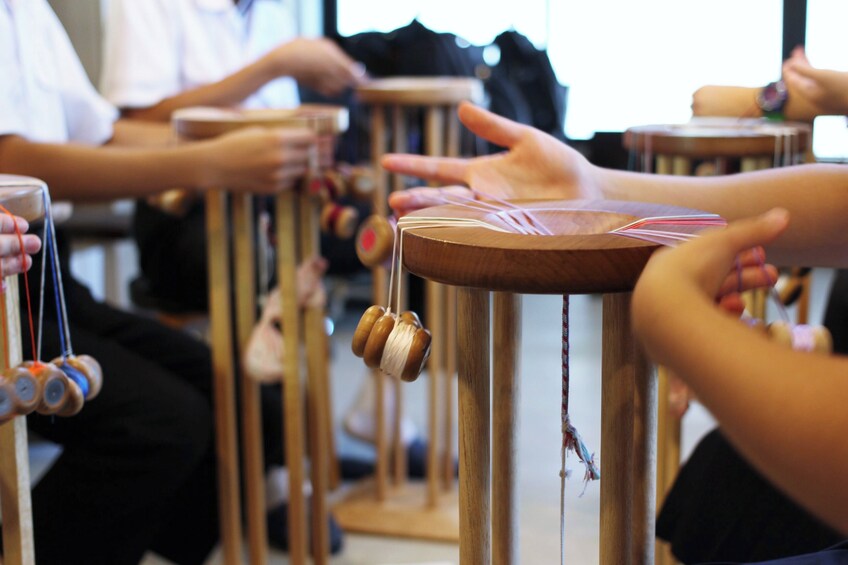 Kumihimo Workshop at a Historic 370-Year-Old Braiding Shop in Tokyo
