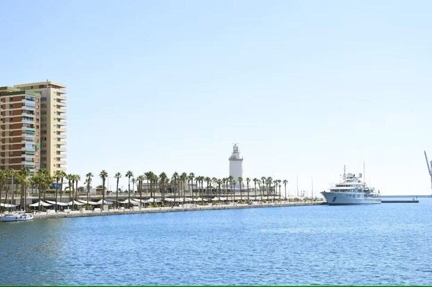 Malaga walking tour with Gibralfaro Castle and Alcazaba visits