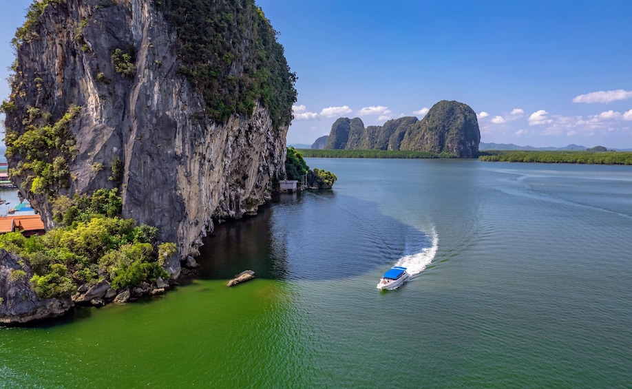 Swift Power Catamaran Glide to James Bond's Secret Island from Phuket