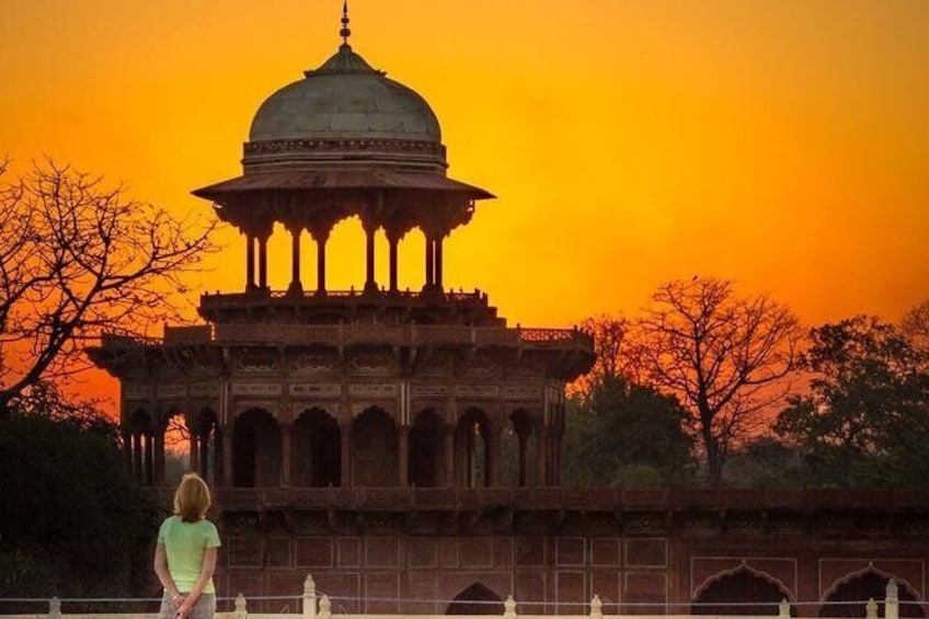 Taj Mahal Sunrise Same Day by Car