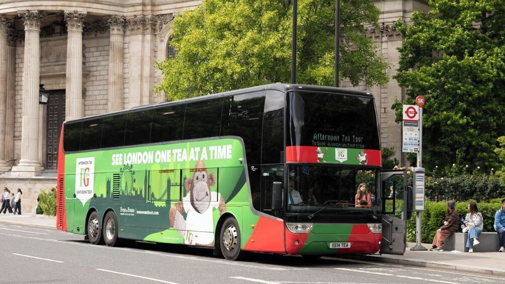 Afternoon Tea Sightseeing Tour with PG Tips