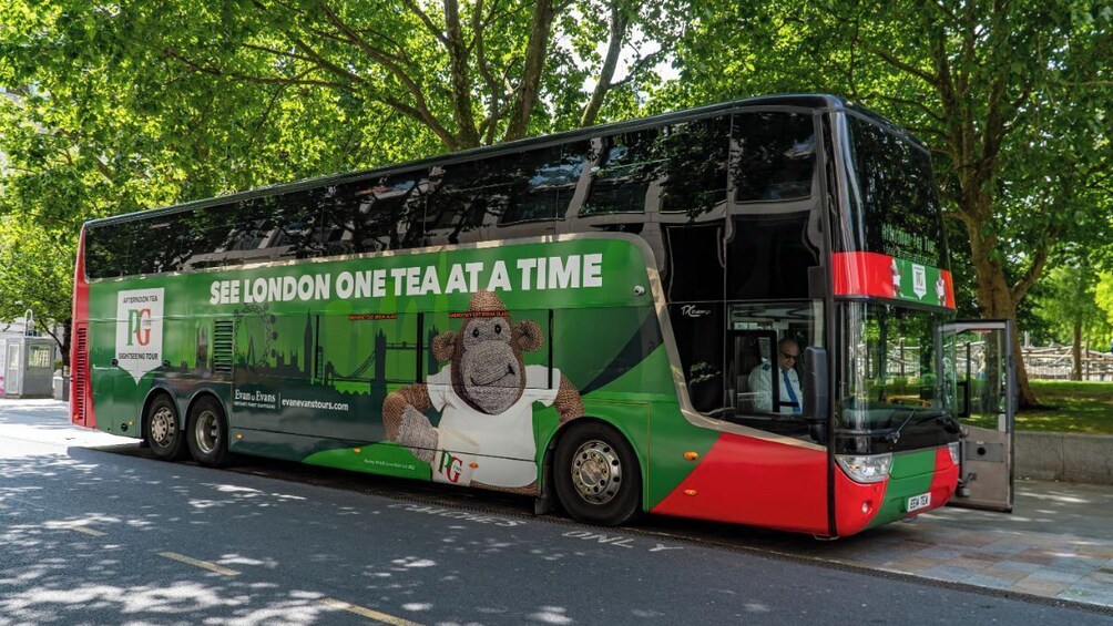 Afternoon Tea Sightseeing Tour with PG Tips