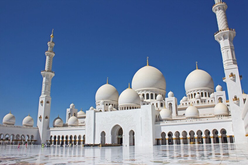 Visit of Abu Dhabi Mosque with Abrahamic House and Louvre Museum