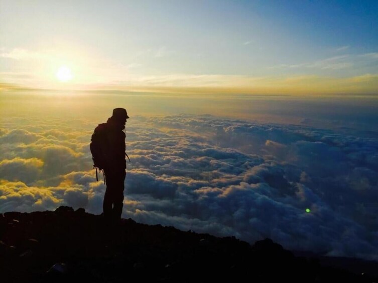 2D1N Climb Mt.Fuji with English-speaking Guide