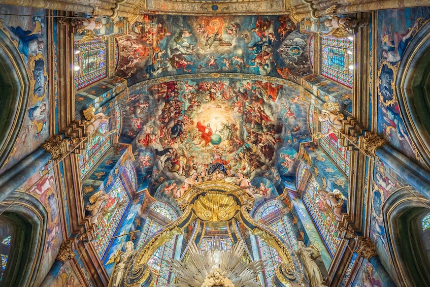 Lugo: St. Mary's Cathedral Guided Tour "Walk in the clouds"