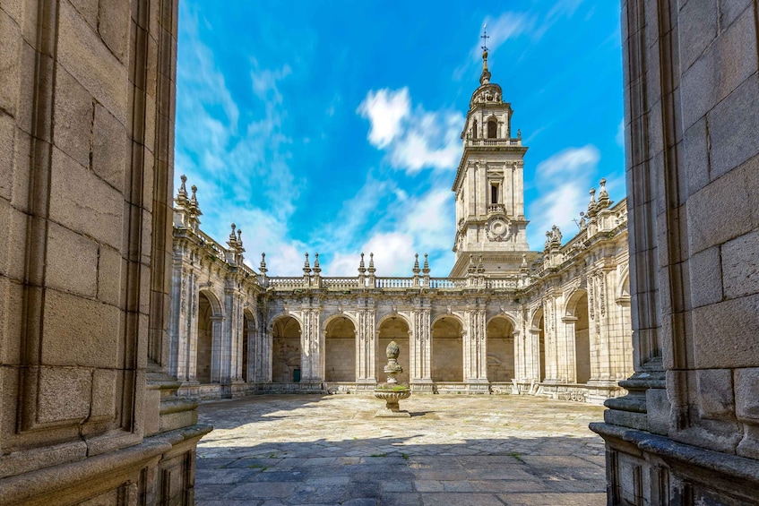 Picture 2 for Activity Lugo: St. Mary's Cathedral Guided Tour "Walk in the clouds"