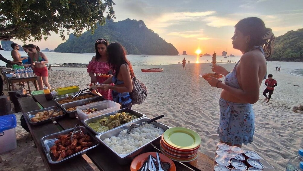 7-Island Tour by Longtail Boat with Sunset