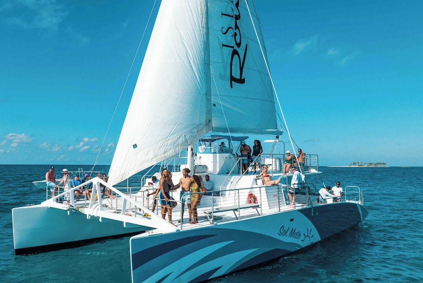 Reggae Catamaran Cruise and Nassau Beach Break