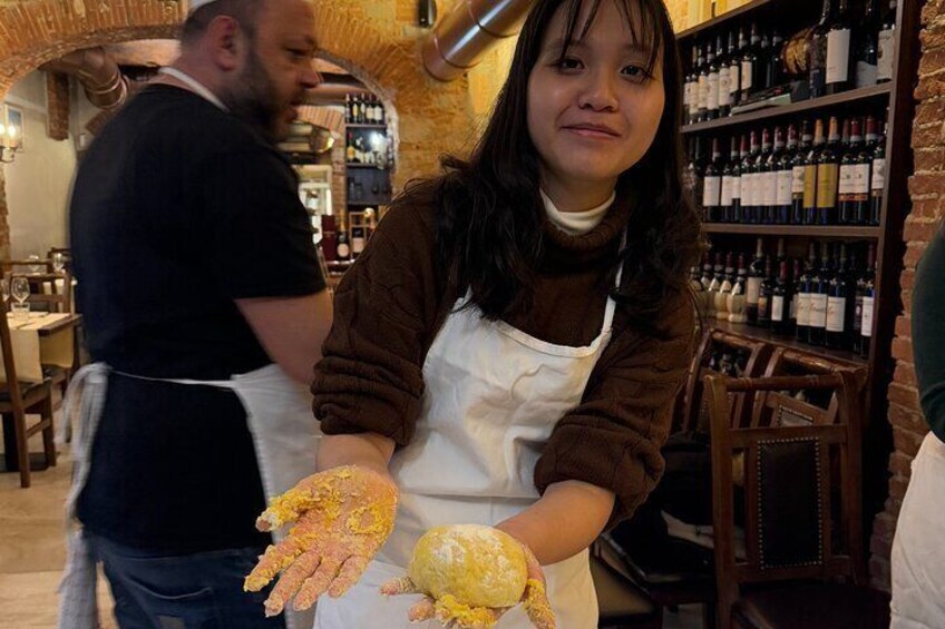 Florence: Pasta & Tiramisu Cooking Class with Unlimited Wine