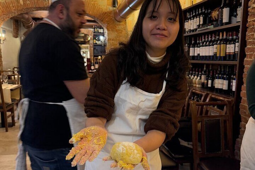 Florence: Pasta & Tiramisu Cooking Class with Unlimited Wine