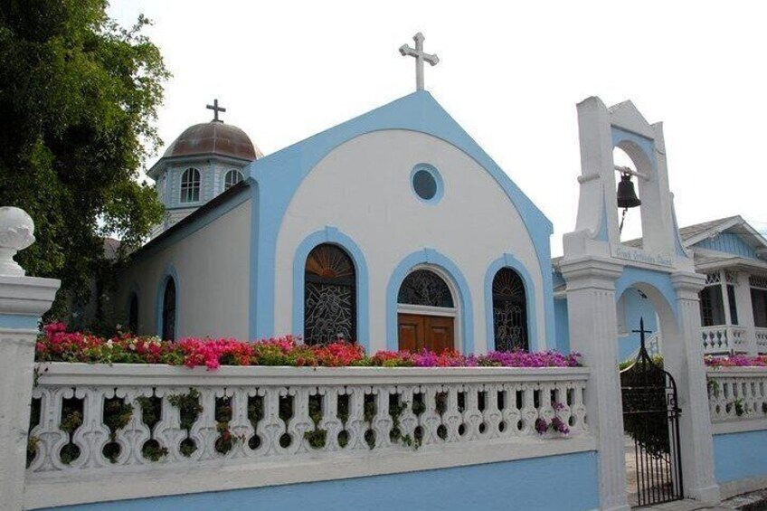 Island Stroll in historic Nassau