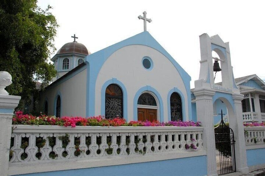 Island Stroll in historic Nassau
