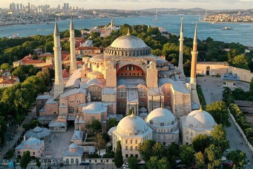 Private Tour Explore Istanbul and Airport Transfer