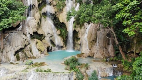 Luang Prabang: Cruise to Pak Ou Caves & Kuang Si Waterfalls