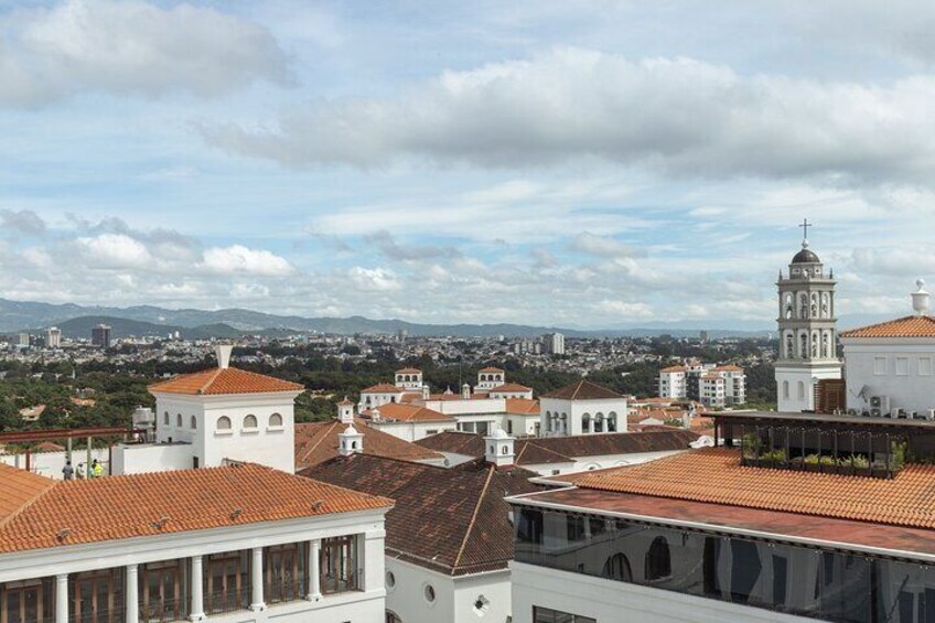 Private Tour to Cayala City and La Aurora Zoo