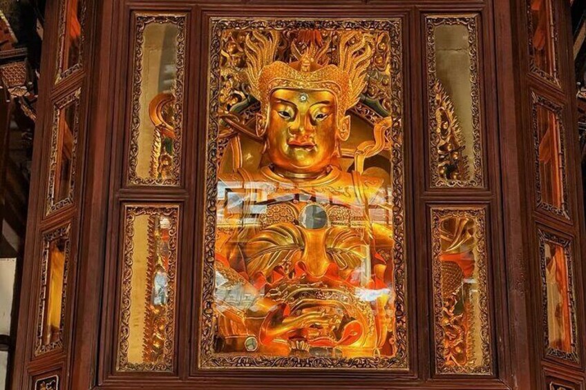 Shanghai Foodie Tour and Jade Buddha Temple Visit