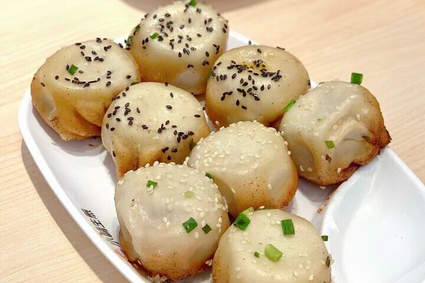 Shanghai Foodie Tour and Jade Buddha Temple Visit