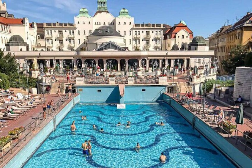 Gellert Spa Outdoor Wave Pool