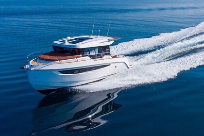 Luxury Private tour on the Kavi 9 Yacht 2025