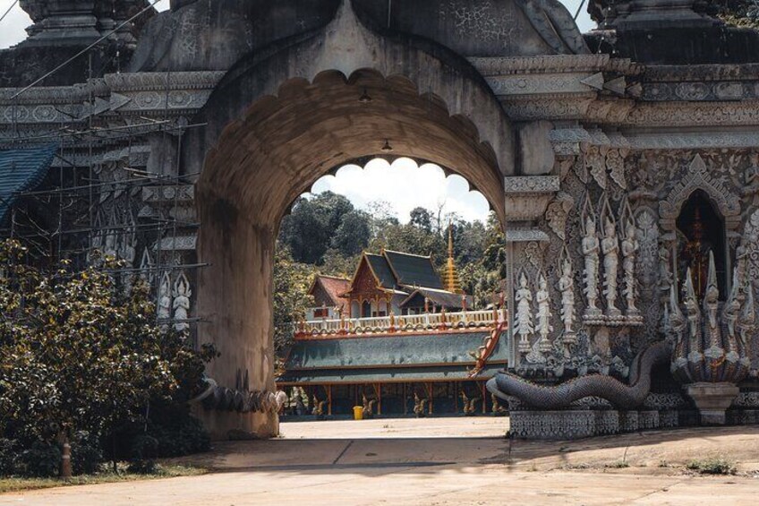 Private Guided Saturday Night Market Walking Tour in Chiang Mai