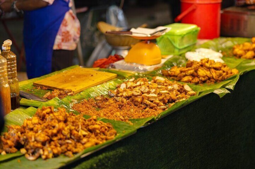 Private Guided Saturday Night Market Walking Tour in Chiang Mai