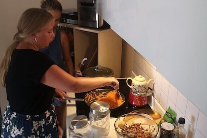 Cocina y comparte una comida tradicional turca en Antalya