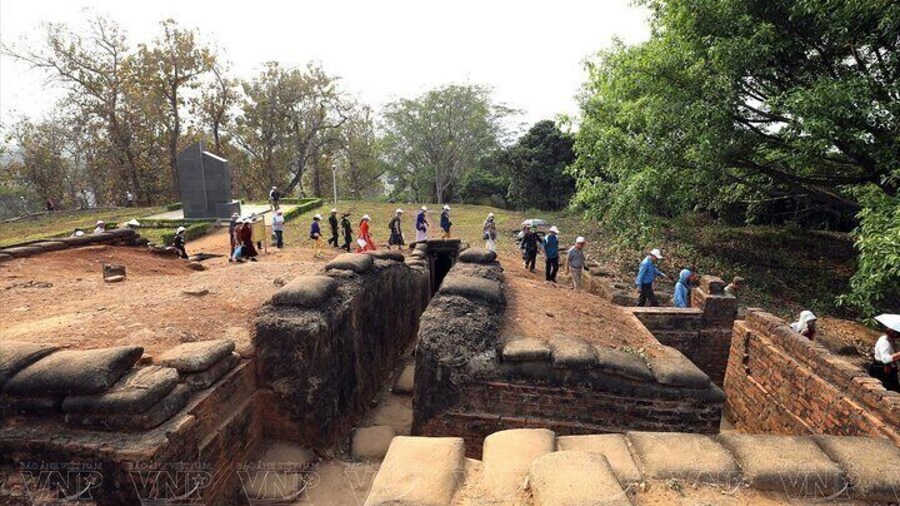 Battlefield Tour of Dien Bien Phu by Jeep
