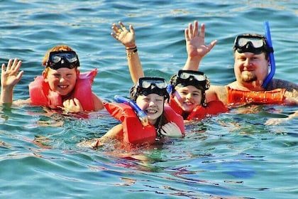 Catamarán a Isla Mujeres – ¡Los niños salen gratis! (Solo pagar cuota de mu...