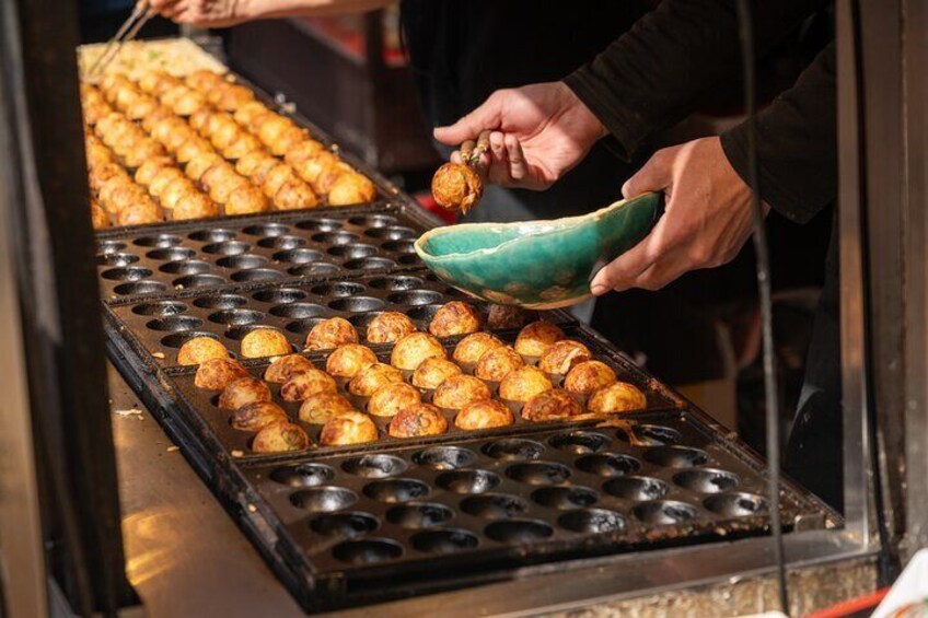 Most Memorable Walking and Food Tour in Osaka
