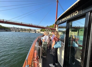 Lyon: 1h30 cruise in the heart of the city with audio guide
