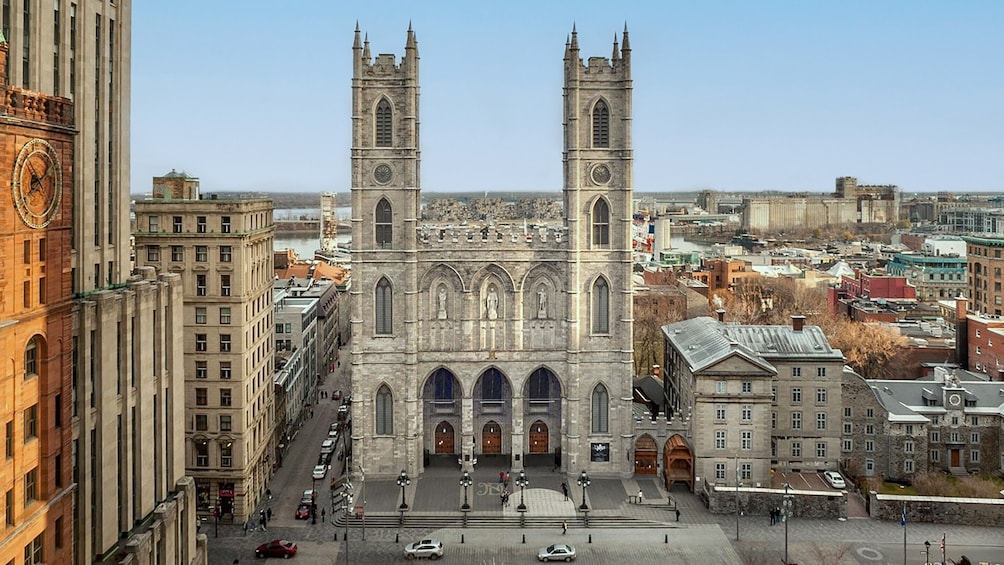 Montreal: Scenic Cruise and AURA Experience at Notre-Dame Basilica