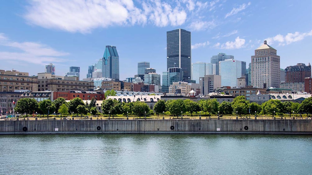 Montreal: Scenic Cruise and AURA Experience at Notre-Dame Basilica